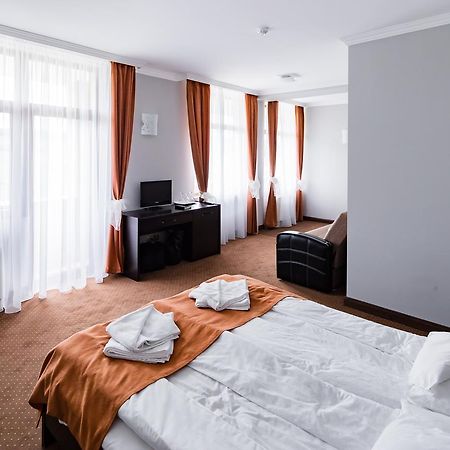 Hotel Transilvania 扎勒乌 外观 照片