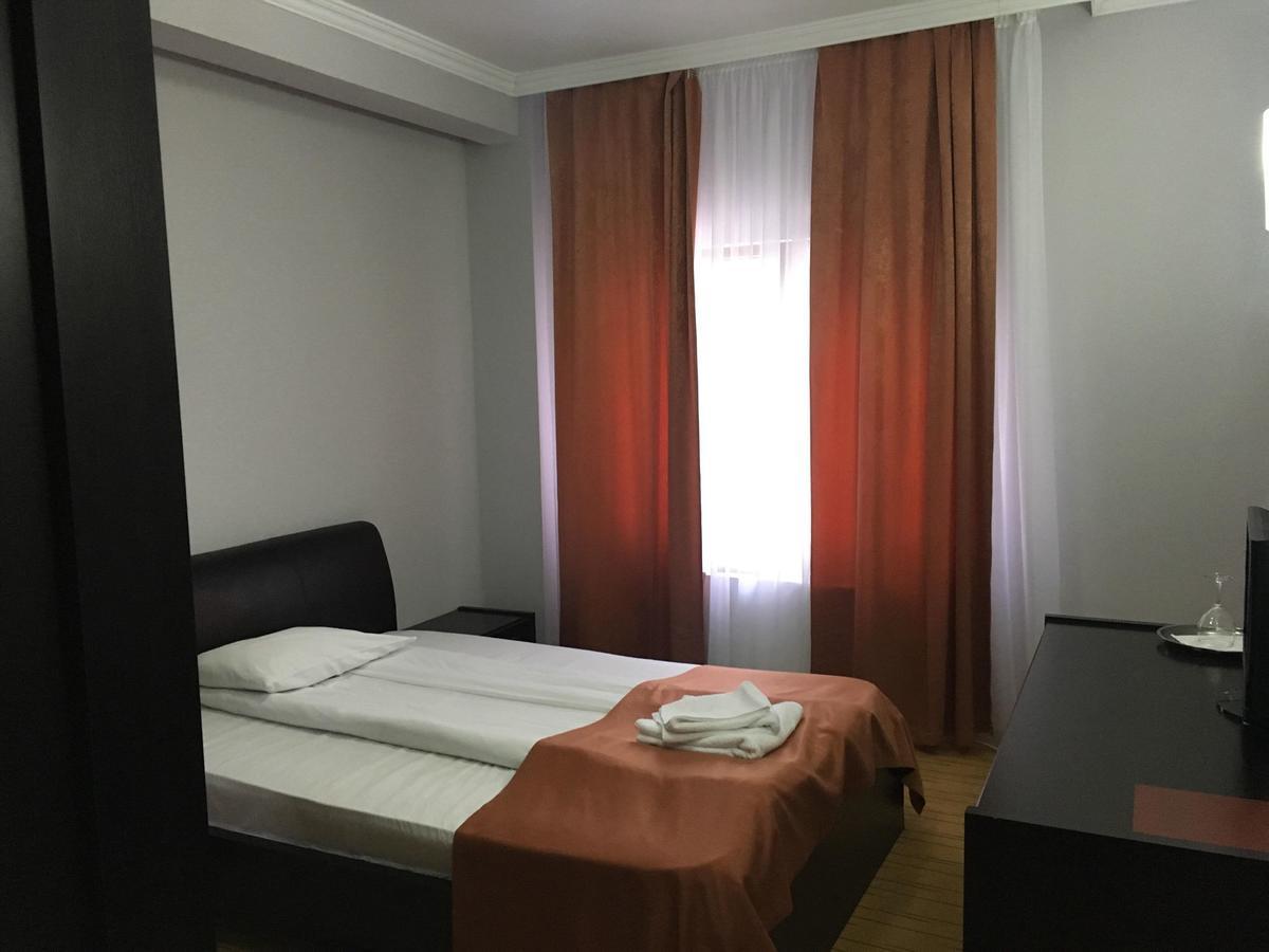 Hotel Transilvania 扎勒乌 外观 照片